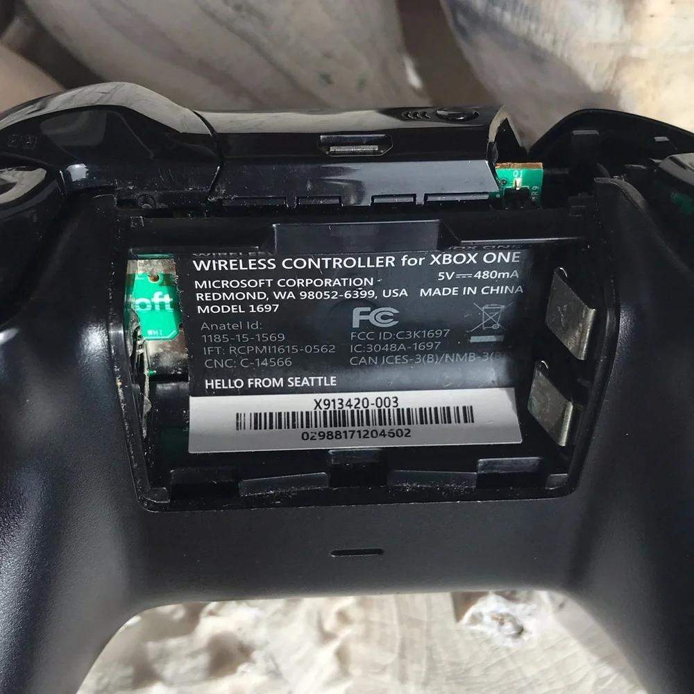 XBox One Black Wireless Gaming Controller without battery back